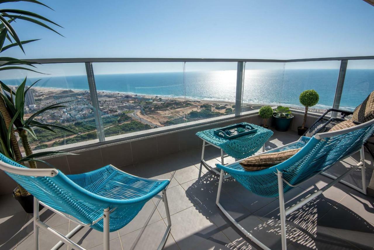 35Th Floor 4 Rooms On The Sea Бат Ям Екстериор снимка