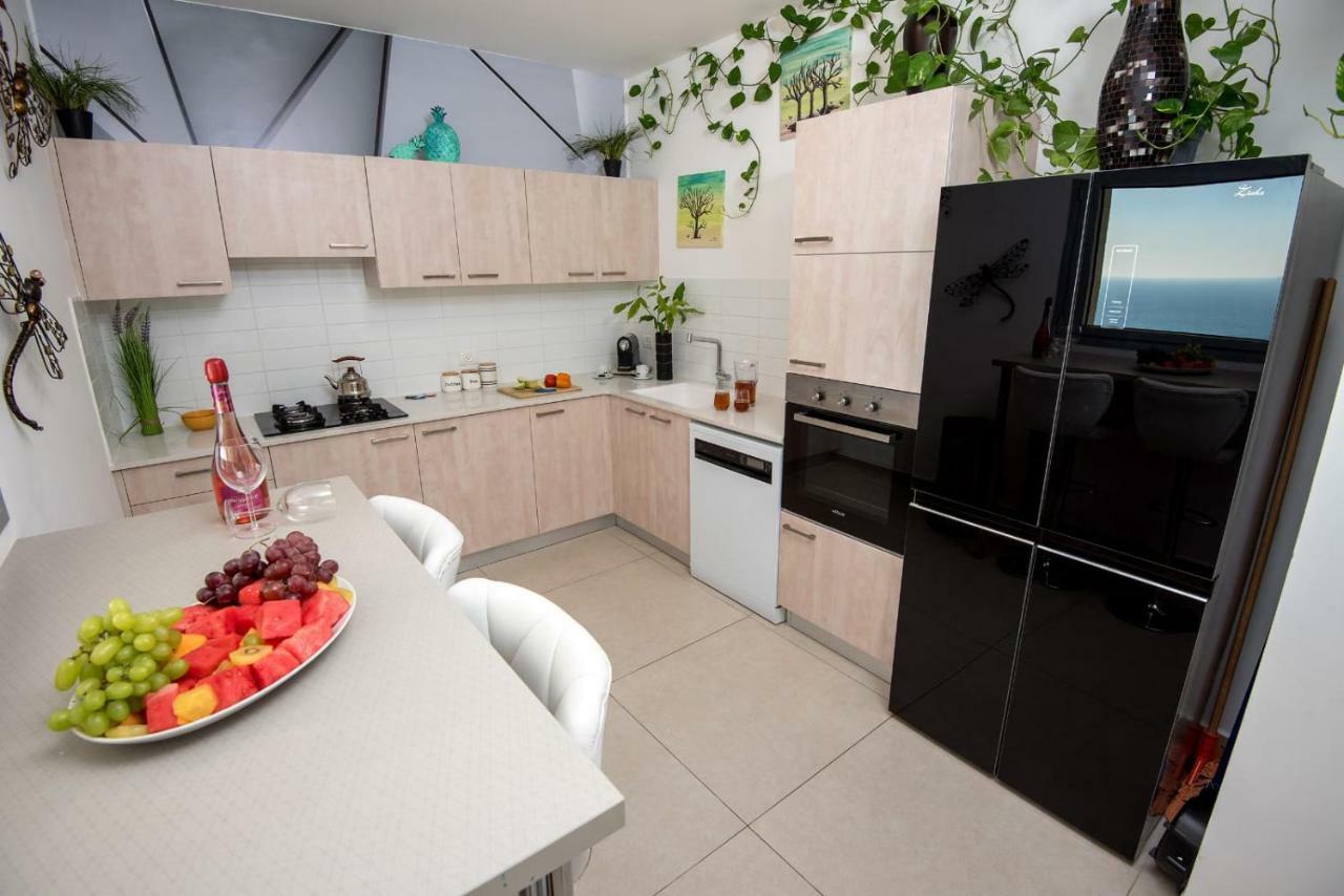 35Th Floor 4 Rooms On The Sea Бат Ям Екстериор снимка