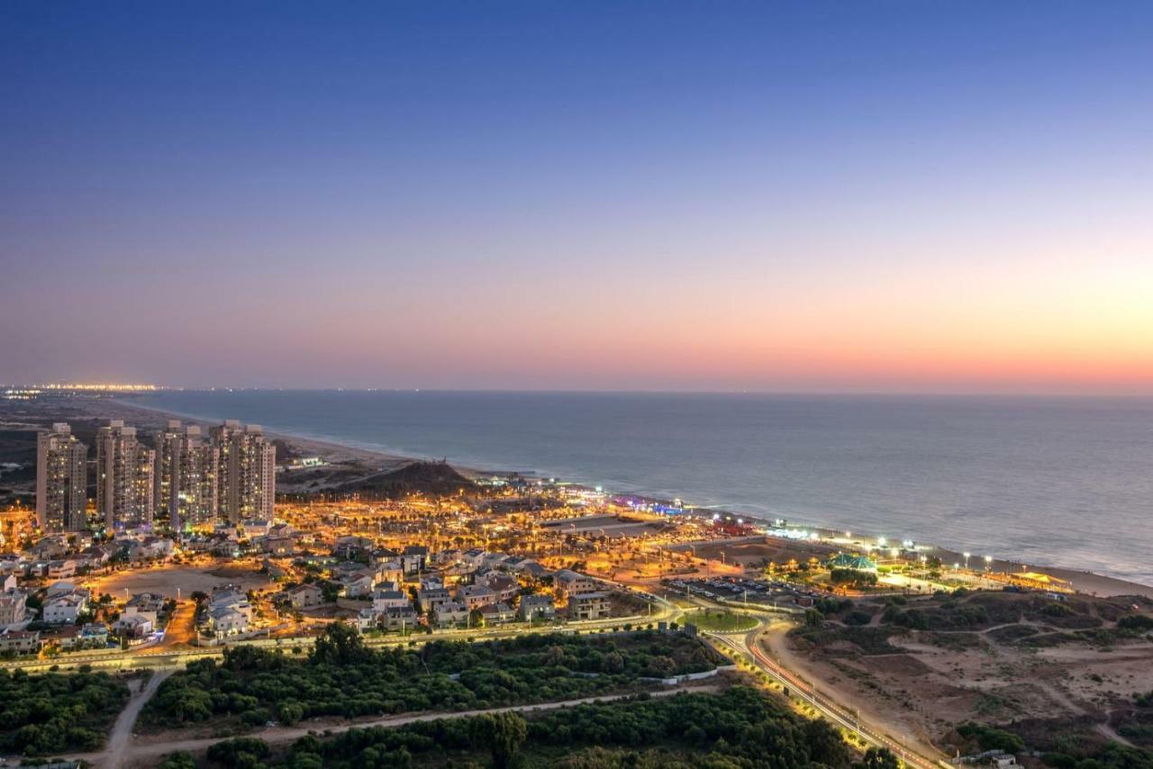 35Th Floor 4 Rooms On The Sea Бат Ям Екстериор снимка