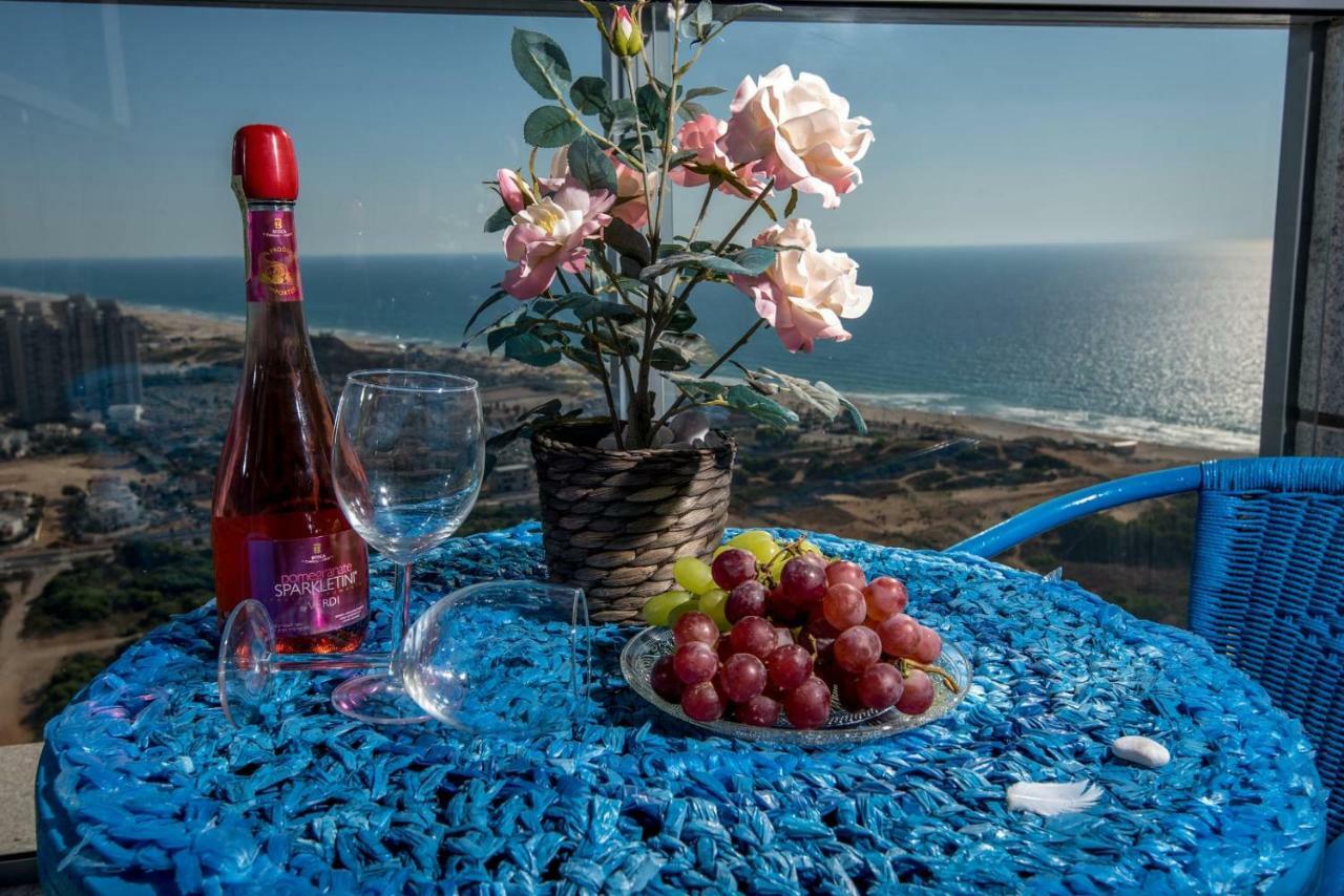 35Th Floor 4 Rooms On The Sea Бат Ям Екстериор снимка