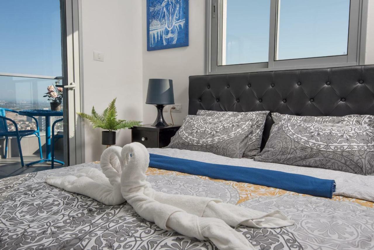 35Th Floor 4 Rooms On The Sea Бат Ям Екстериор снимка